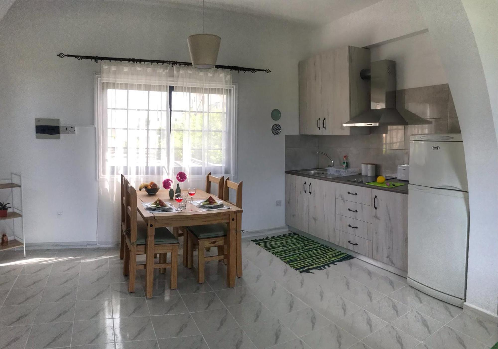 Polis Tina'S Cozy Studio מראה חיצוני תמונה